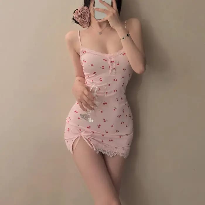 Robe de nuit tendance rose imprimé cerises pour femme