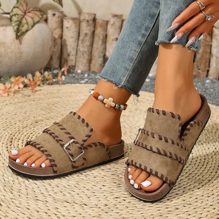 Nouvelles pantoufles confortables à semelle épaisse imprimé léopard pour femme
