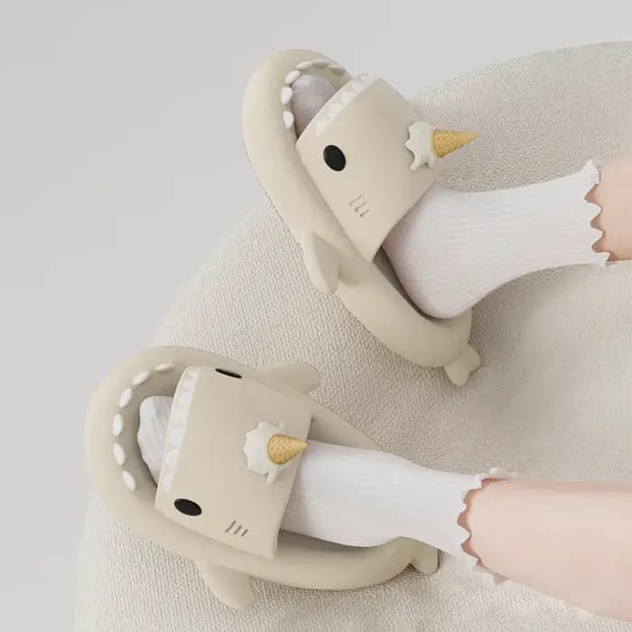 Pantoufles requin pour hommes et femmes