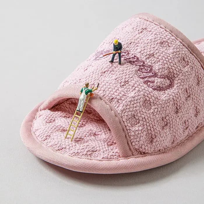 Chaussons d'intérieur décontractés en coton pour femmes, modèle 2025, sandales ouvertes élégantes et légères pour l'été, chaussures plates pour dames, taille unique.