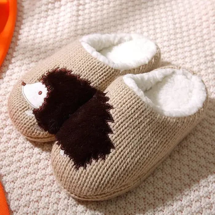 Pantoufles d'intérieur chaudes à semelle souple non ald pour femmes, chien de dessin animé mignon, bonnes zones respirantes, chaussures en coton décontractées, mode, 2024