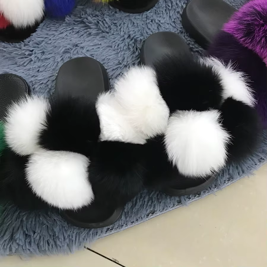 Claquettes moelleuses pour femmes avec pompon en fourrure, sandales plates tendance pour l'été, chau