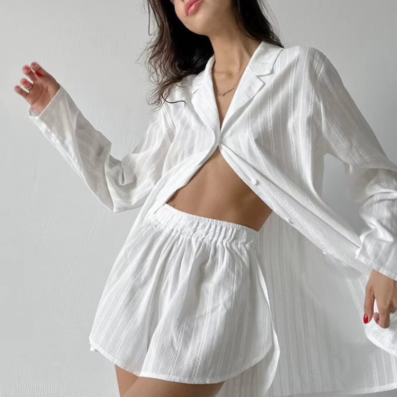 Ensemble de pyjama décontracté deux pièces en coton blanc, chemise à manches longues à revers et sho