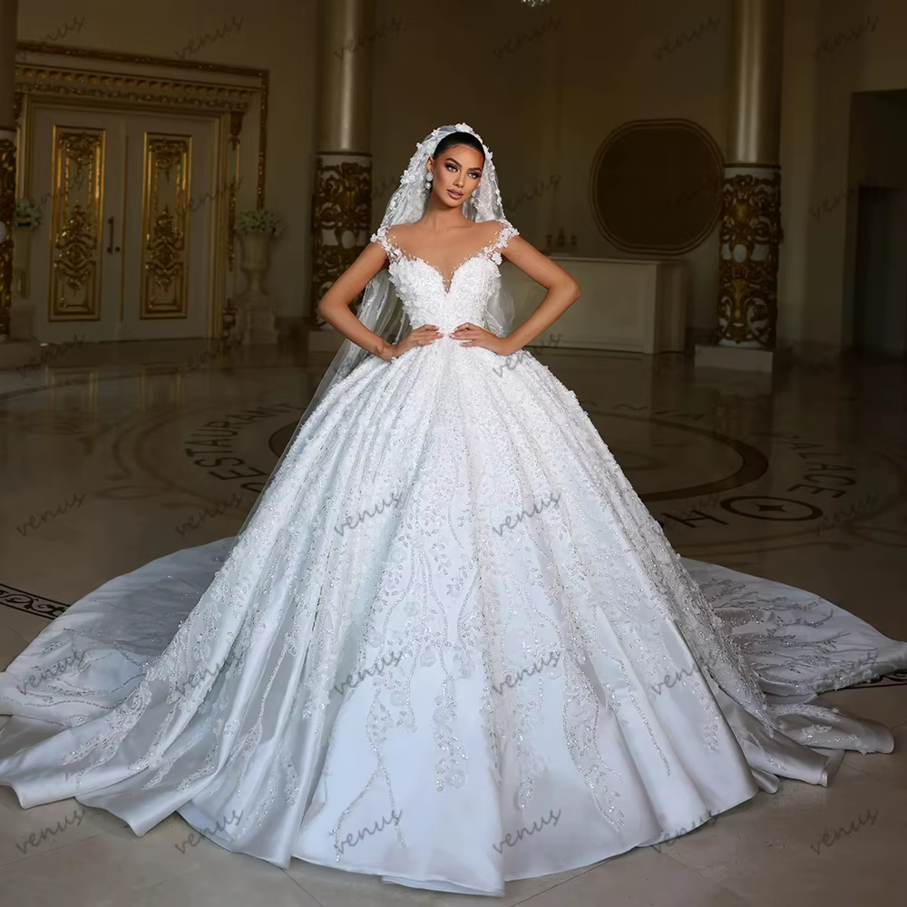 Robes de mariée glamour, robes de mariée de luxe coupe A-line, robes de mariée princesse à volants e