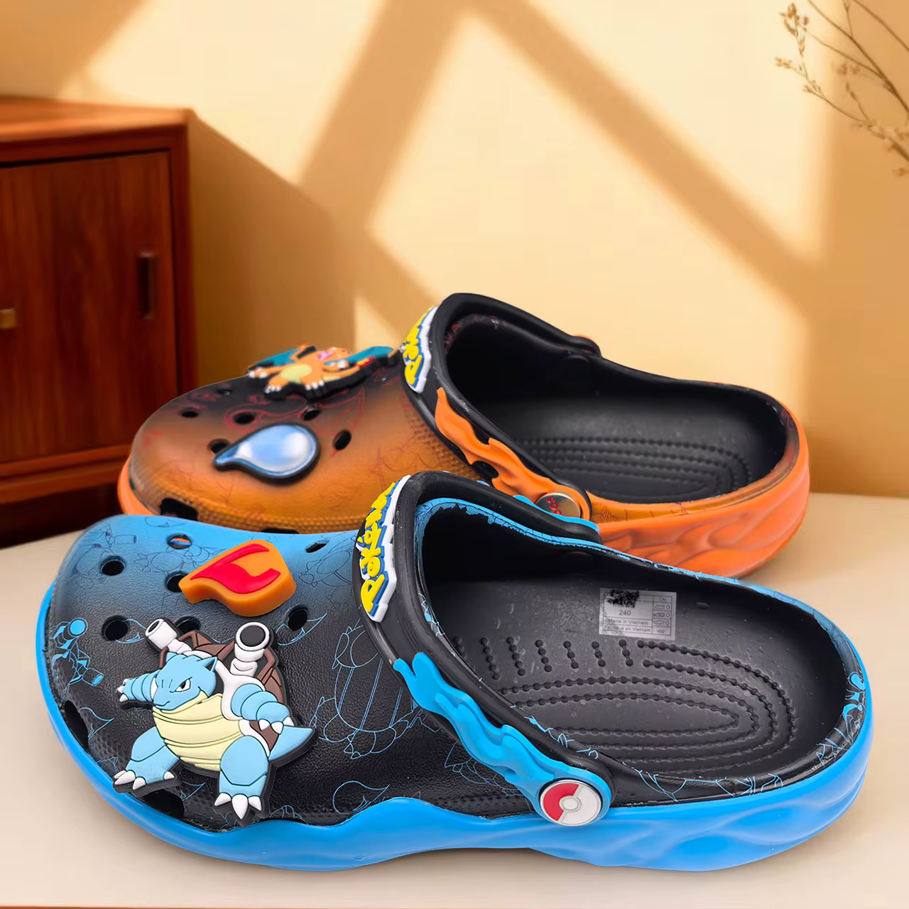 Pantoufles de dessin animé Pokemon Kawaii, sabots Charizard Blastoise, imprimé Anime unisexe, sandal