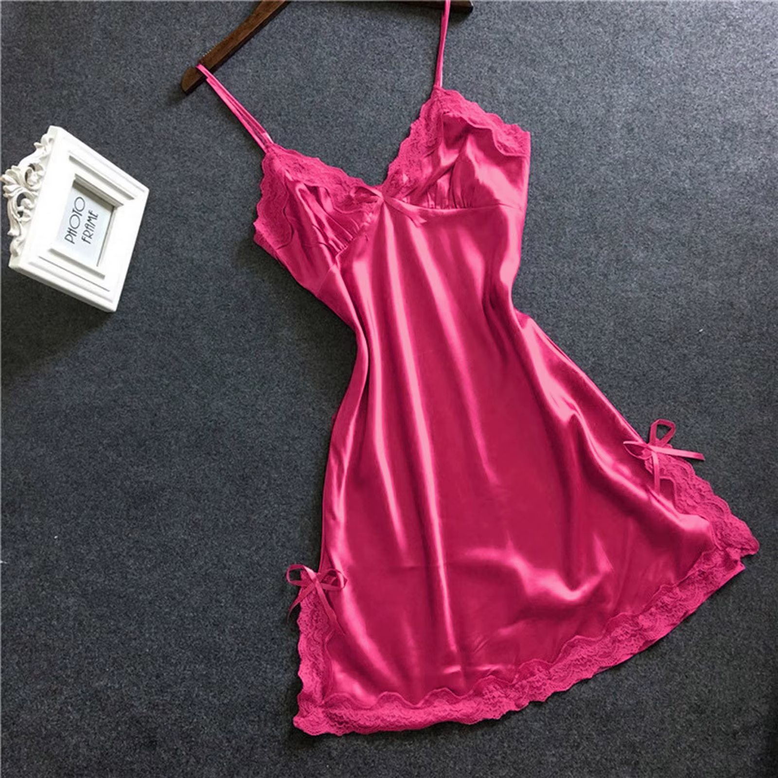 Femmes rouge Satin Sexy nuisettes nœud papillon dentelle col en V fronde Lingerie vêtements de nuit 