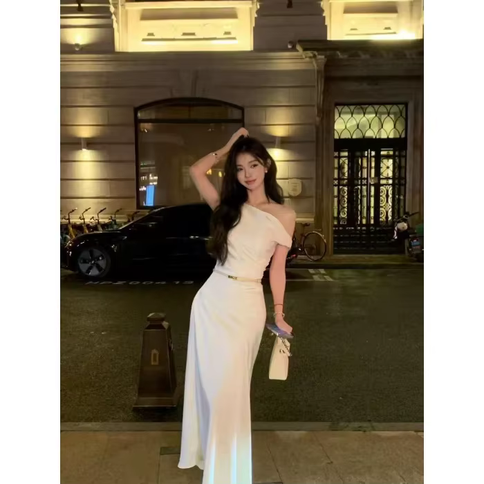 Robe longue élégante en soie à taille cintrée style français pour femme, nouvelle collection automne