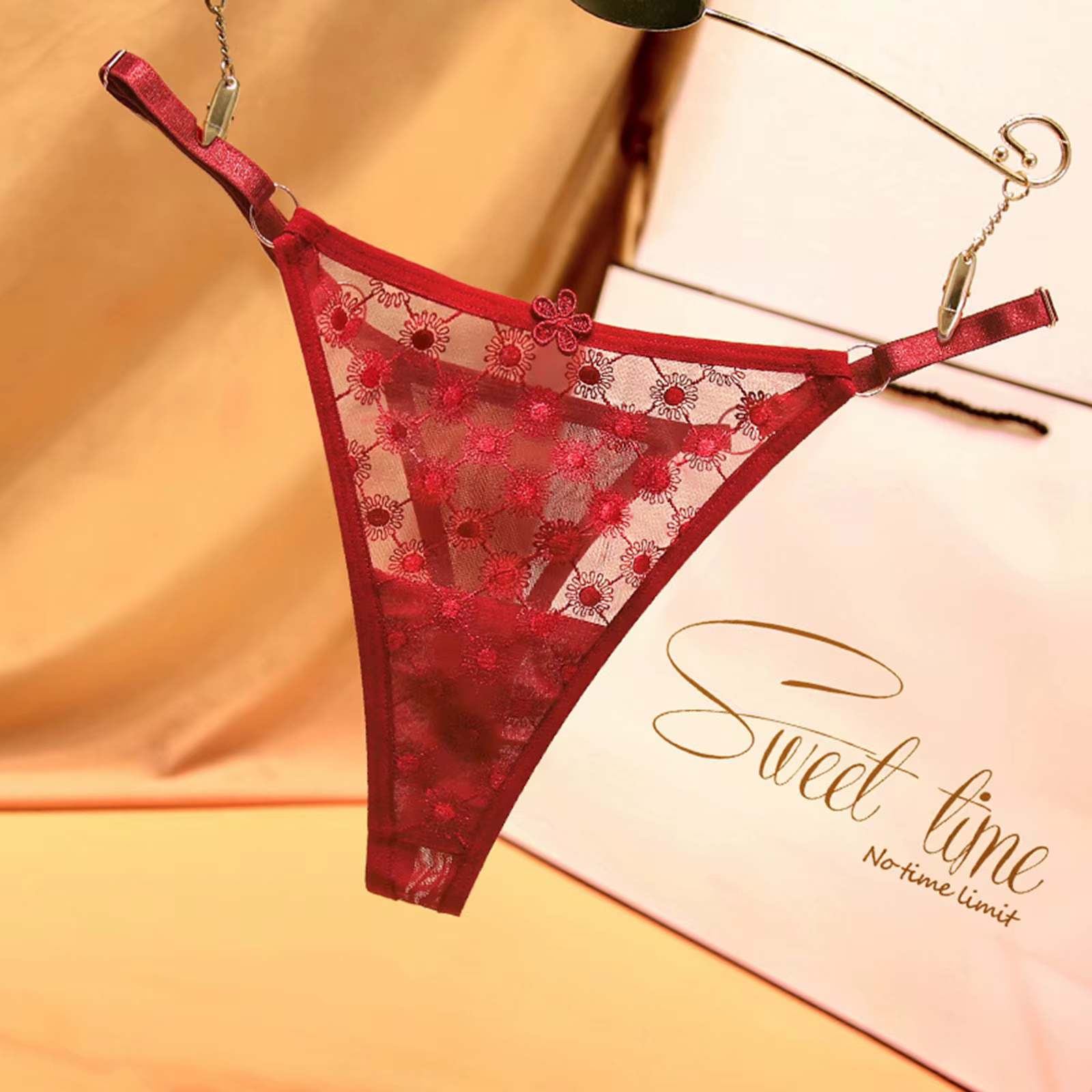 String sexy en dentelle transparente pour femme, culotte taille basse, sous-vêtement tanga, string f