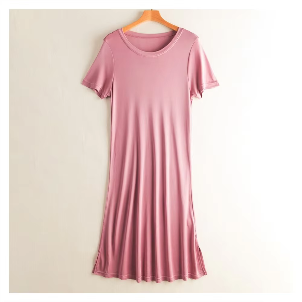 Robe en soie tricotée couleur unie