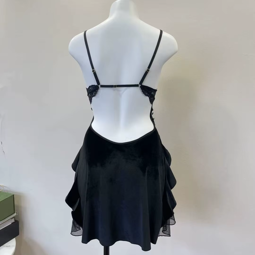 Pyjama d'hiver en velours et dentelle pour femme
