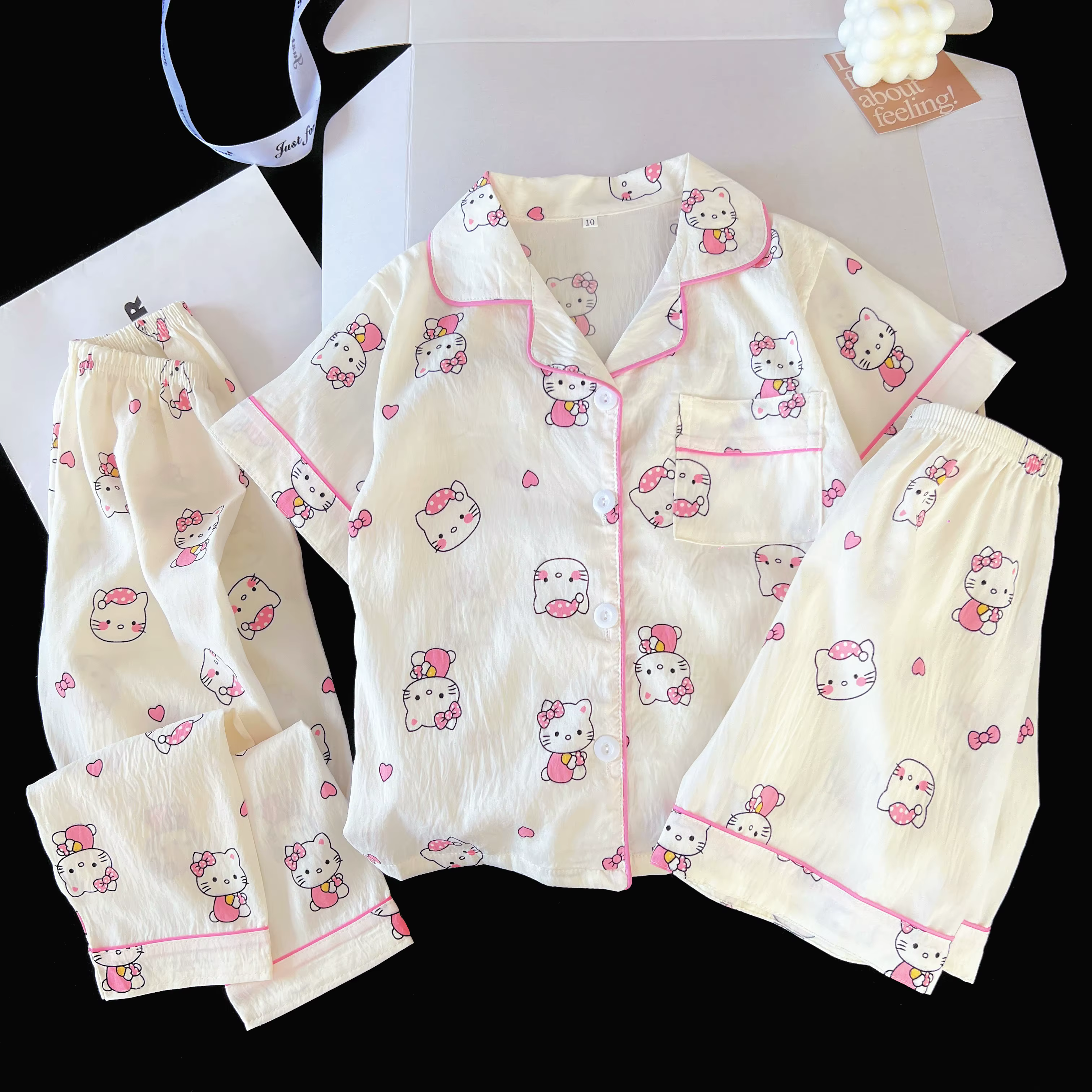 Adorable ensemble pyjama trois pièces HELLO KITTY
