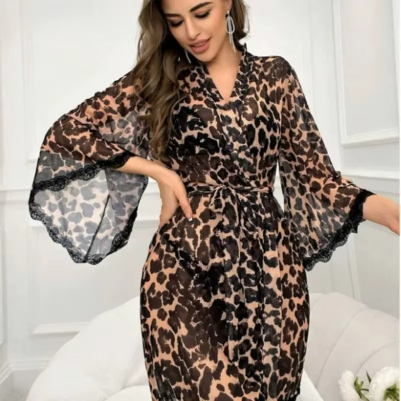 Robe de chambre à imprimé léopard intégral