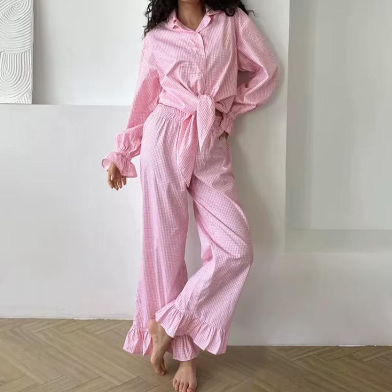 Pyjama rose à carreaux avec volants
