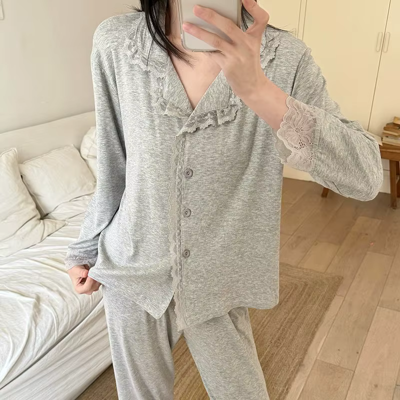 Nouveaux pyjamas pour femmes 2026 – Ensemble deux pièces en modal et dentelle à petit col