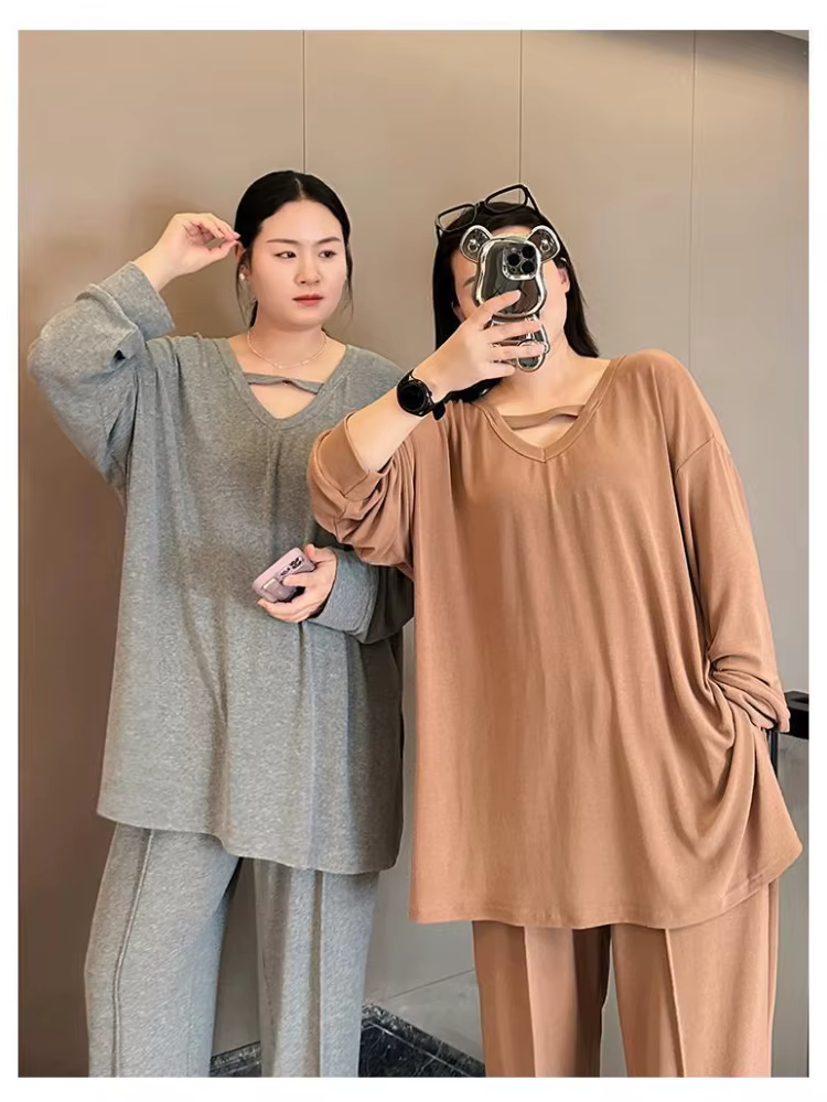 Pyjama deux pièces monochrome à manches longues et col en V pour femme
