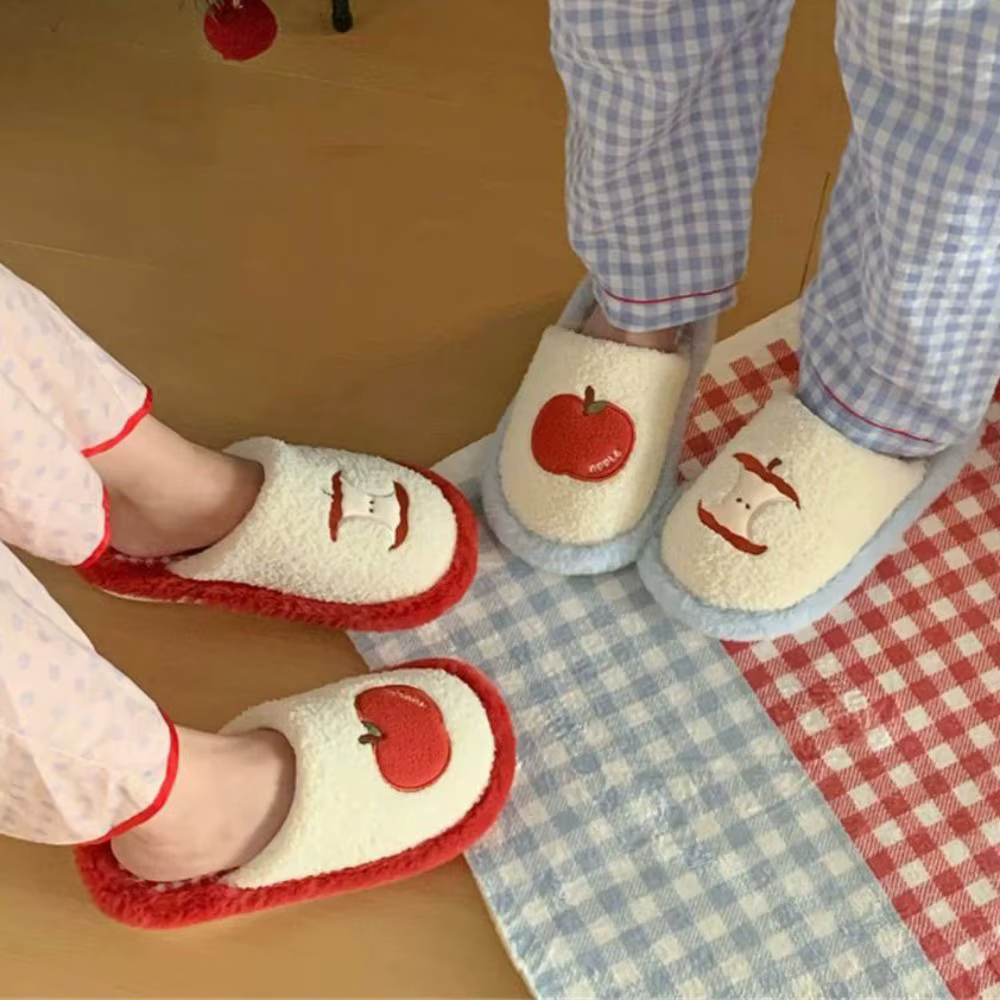 Doux grille rayure mignon en peluche pantoufles antidérapant