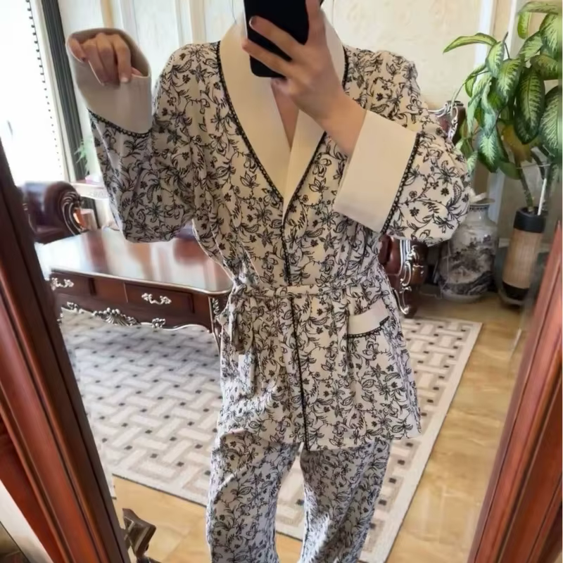 Pyjama de luxe en velours pour femme