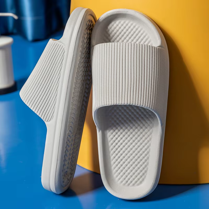Grande taille 47 48 hommes pantoufles lumière EVA semelle souple confort chaussures décontractées maison salle de bain anti-dérapant tongs été plage sandales