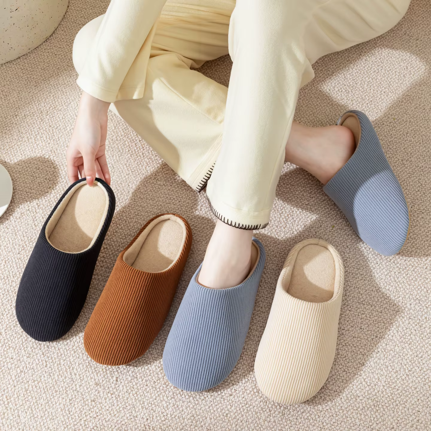 Chaussons d'intérieur simples et unis pour femmes