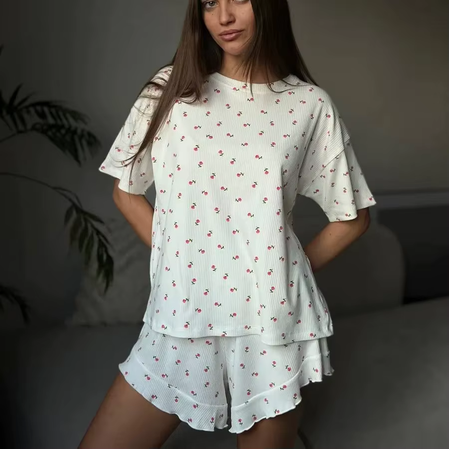 Nouvel ensemble de pyjama pour femme : short et haut à manches courtes