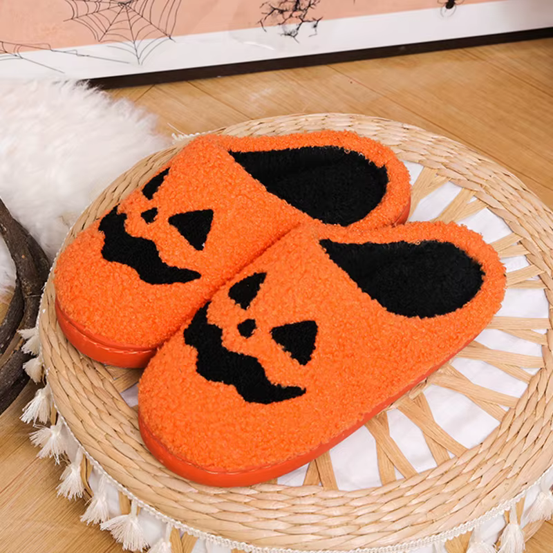 Pantoufles de citrouille d'halloween confortables pour femmes