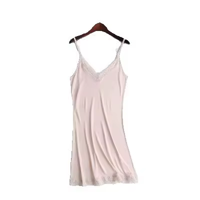 Robe de nuit en soie pour femmes, robe longue Sexy en dentelle