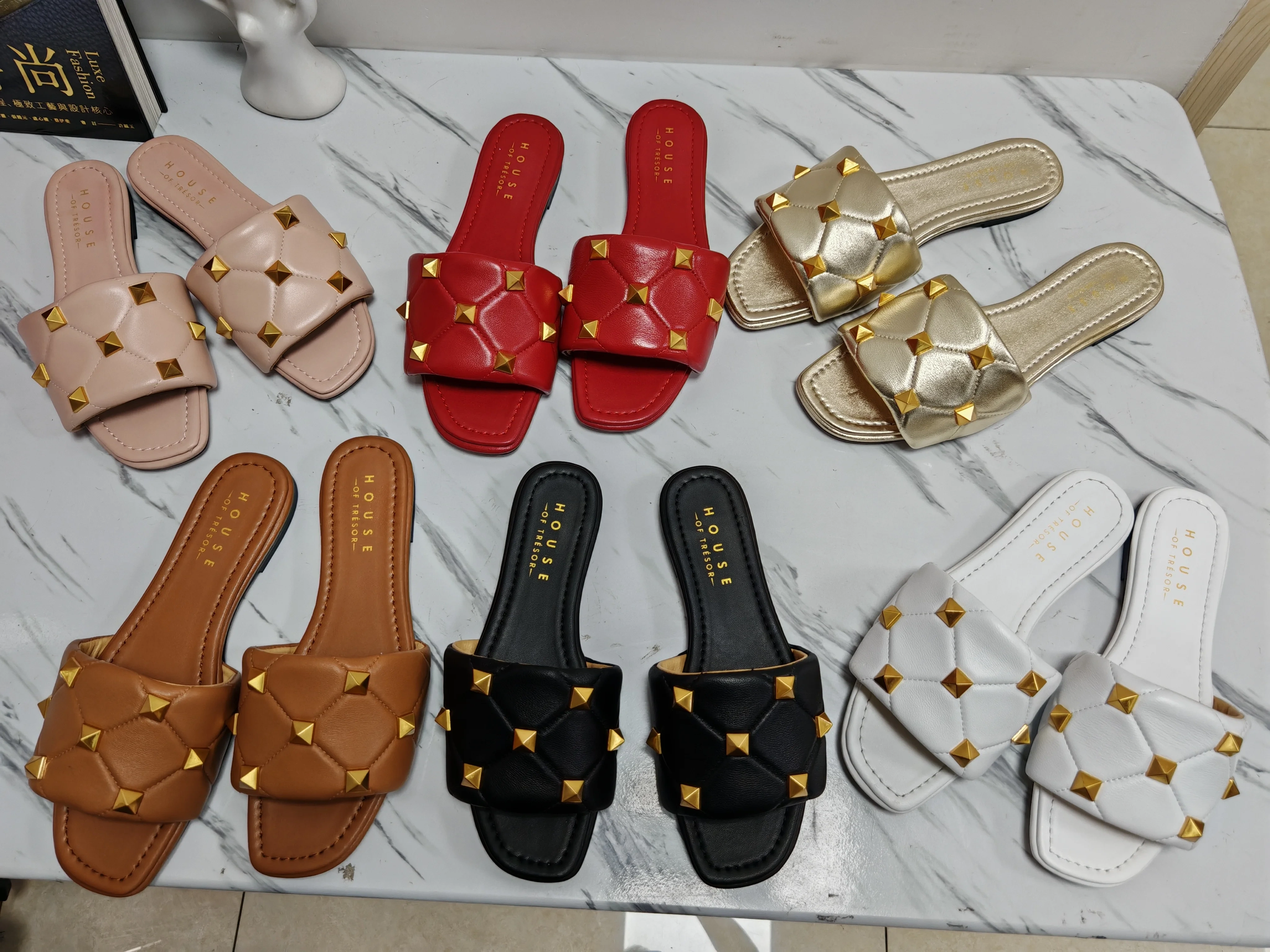 Pantoufles en peau de mouton pour femmes