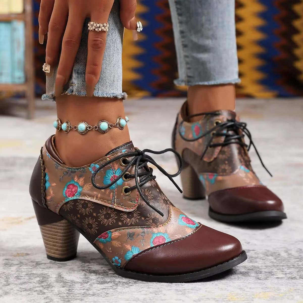 Femmes chaussures à talons hauts automne nouvelles bottines fleur mode cuir