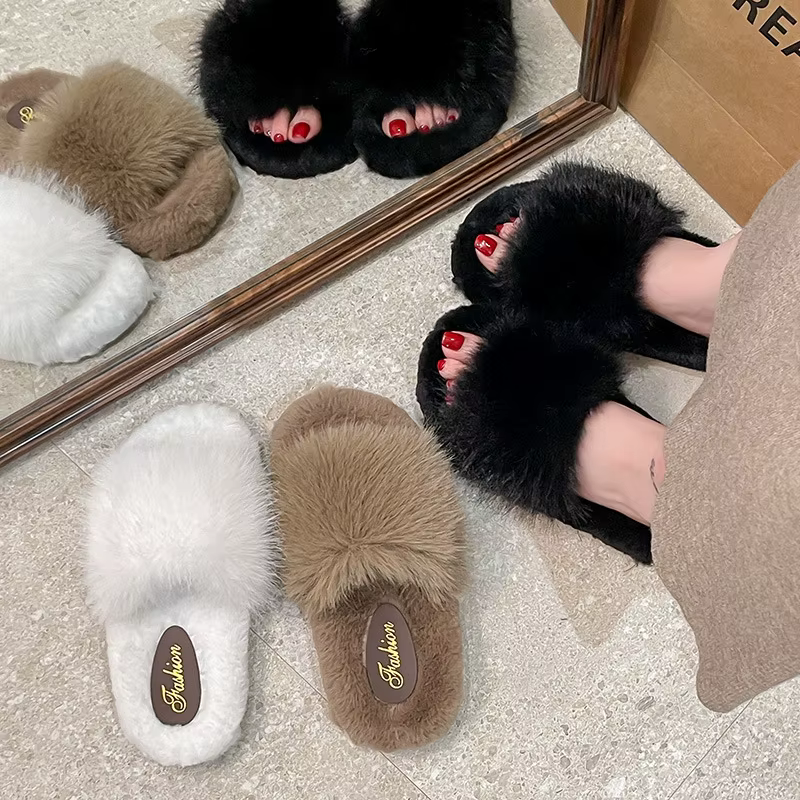 Pantoufles en fourrure pour femmes