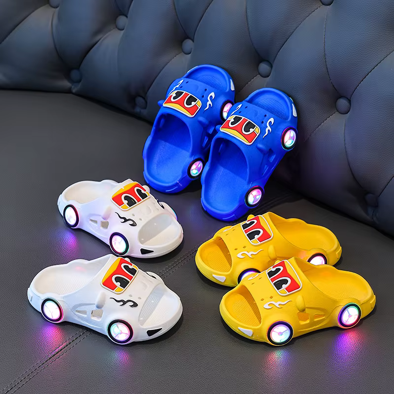 Chaussons de dessin animé lumineux polyvalents pour filles