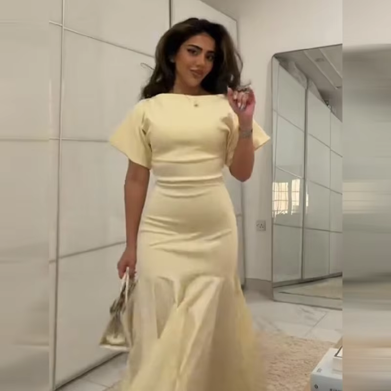 Robe Chic Minimaliste Tendance Moderne Vintage Sophistiquée pour Femme – Tenue Décontractée Estivale pour Soirées et Trajets Quotidien