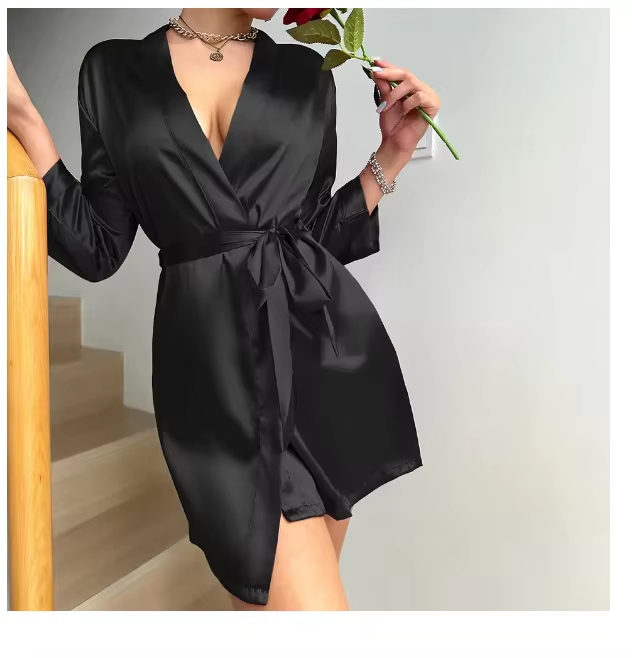 Peignoir à lacets en soie glacée pour femmes