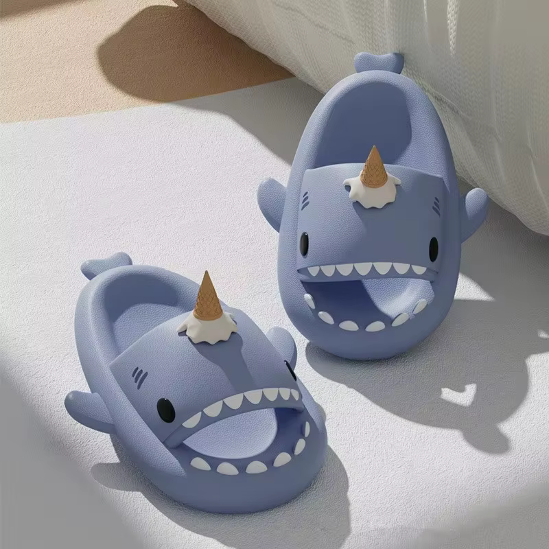 Pantoufles requin pour hommes et femmes