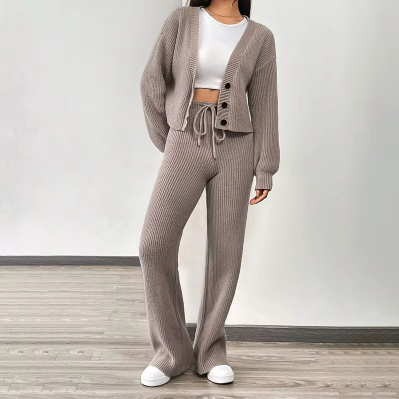 Costume tricoté ample kaki